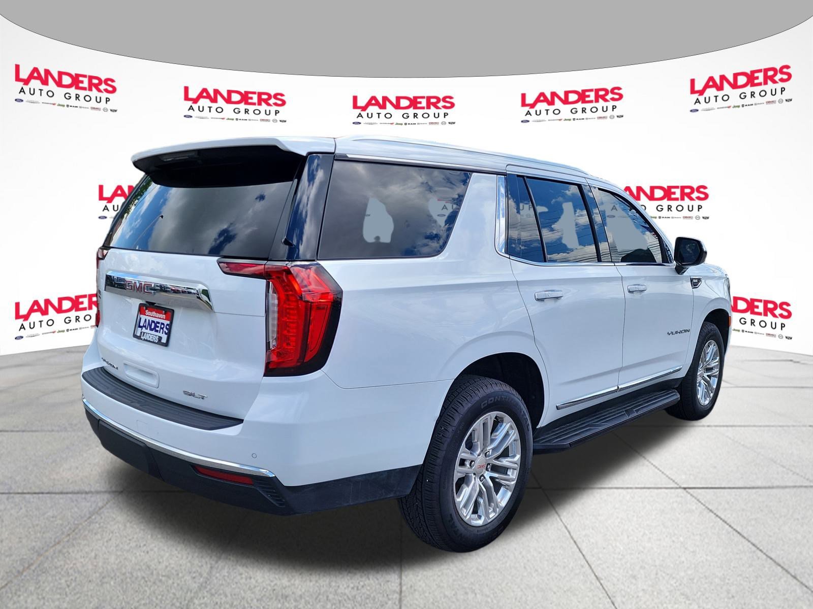 2022 Gmc Yukon SLT photo 3