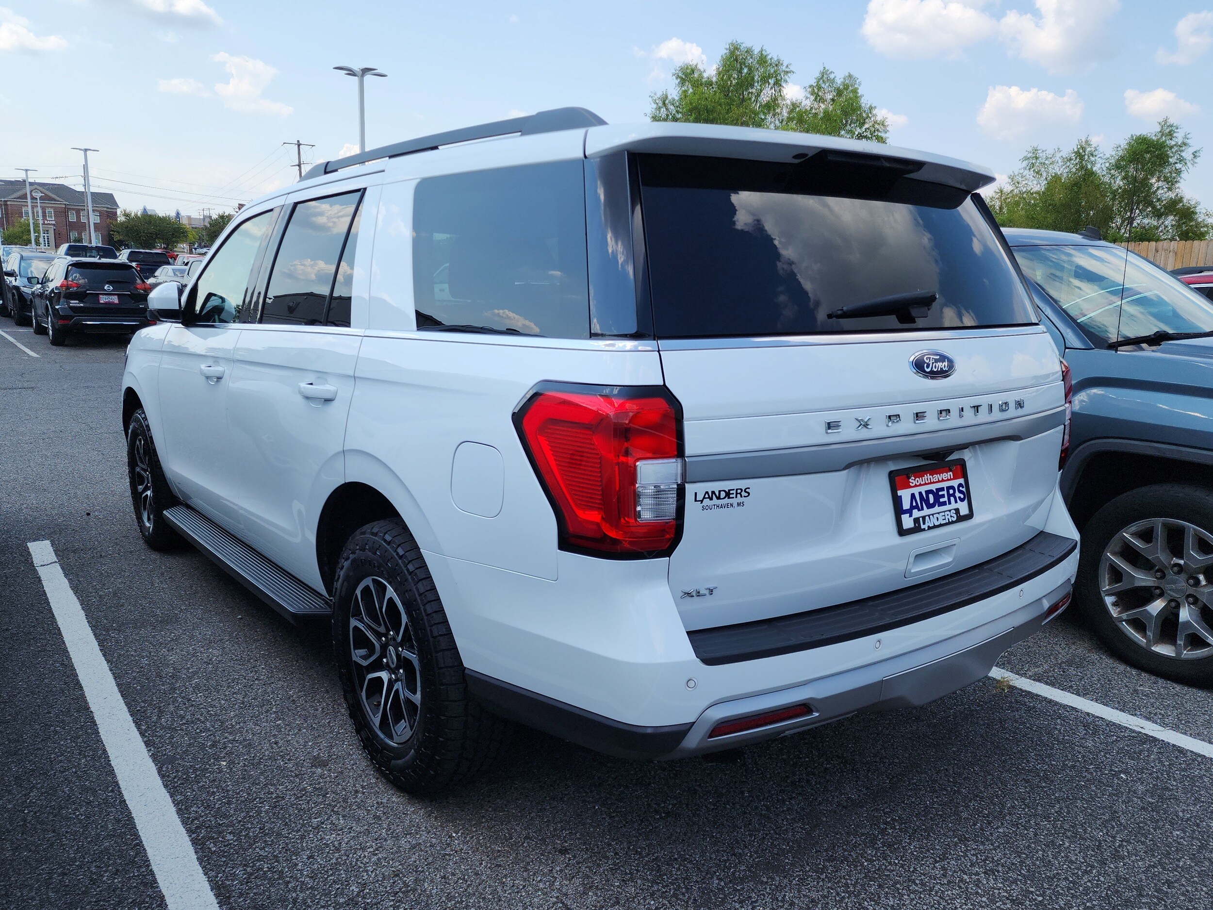 2024 Ford Expedition XLT photo 3