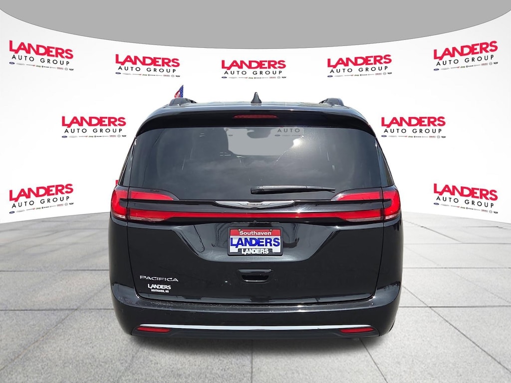 Used 2022 Chrysler Pacifica Touring L Touring L FWD