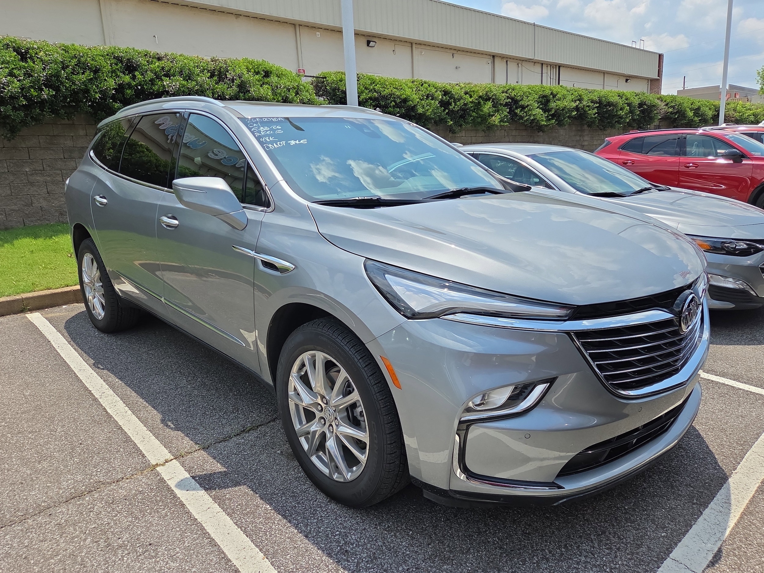 2024 Buick Enclave Essence's photo