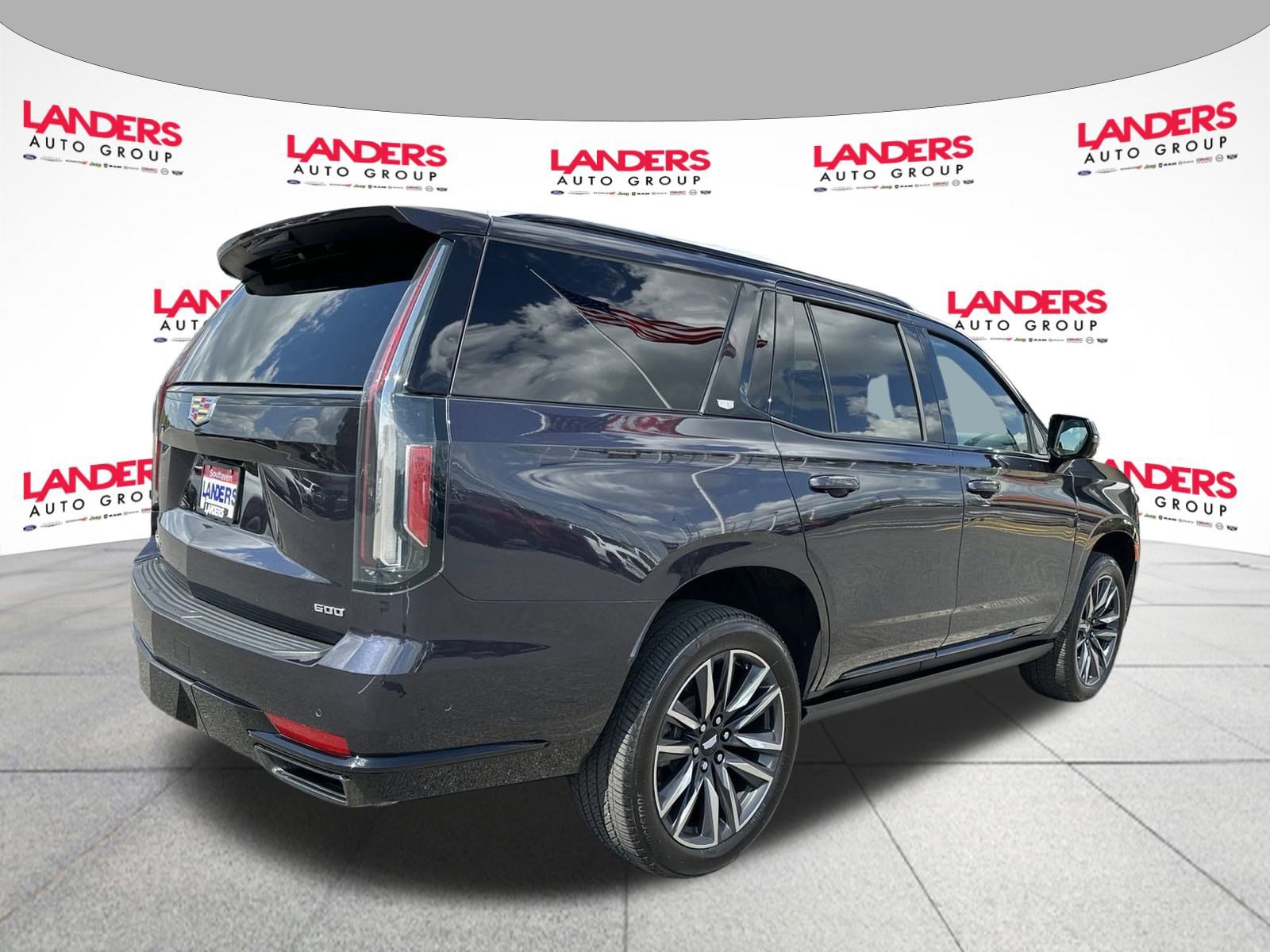 2023 Cadillac Escalade Sport Platinum photo 3
