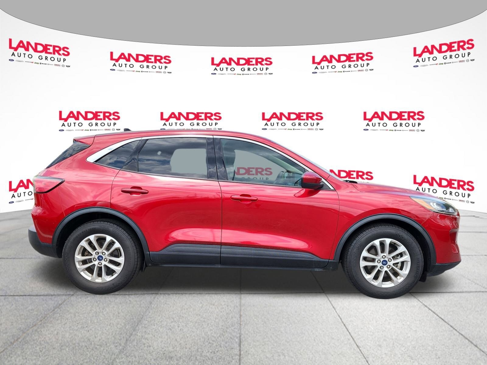 2020 Ford Escape SE photo 2