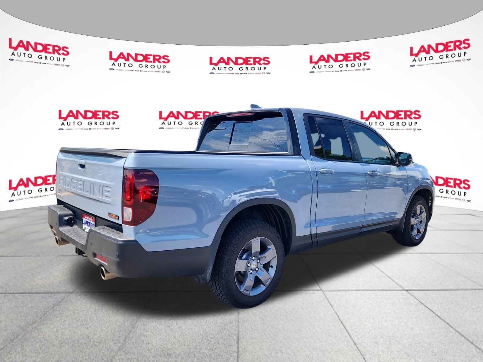 2025 Honda Ridgeline TrailSport photo 3