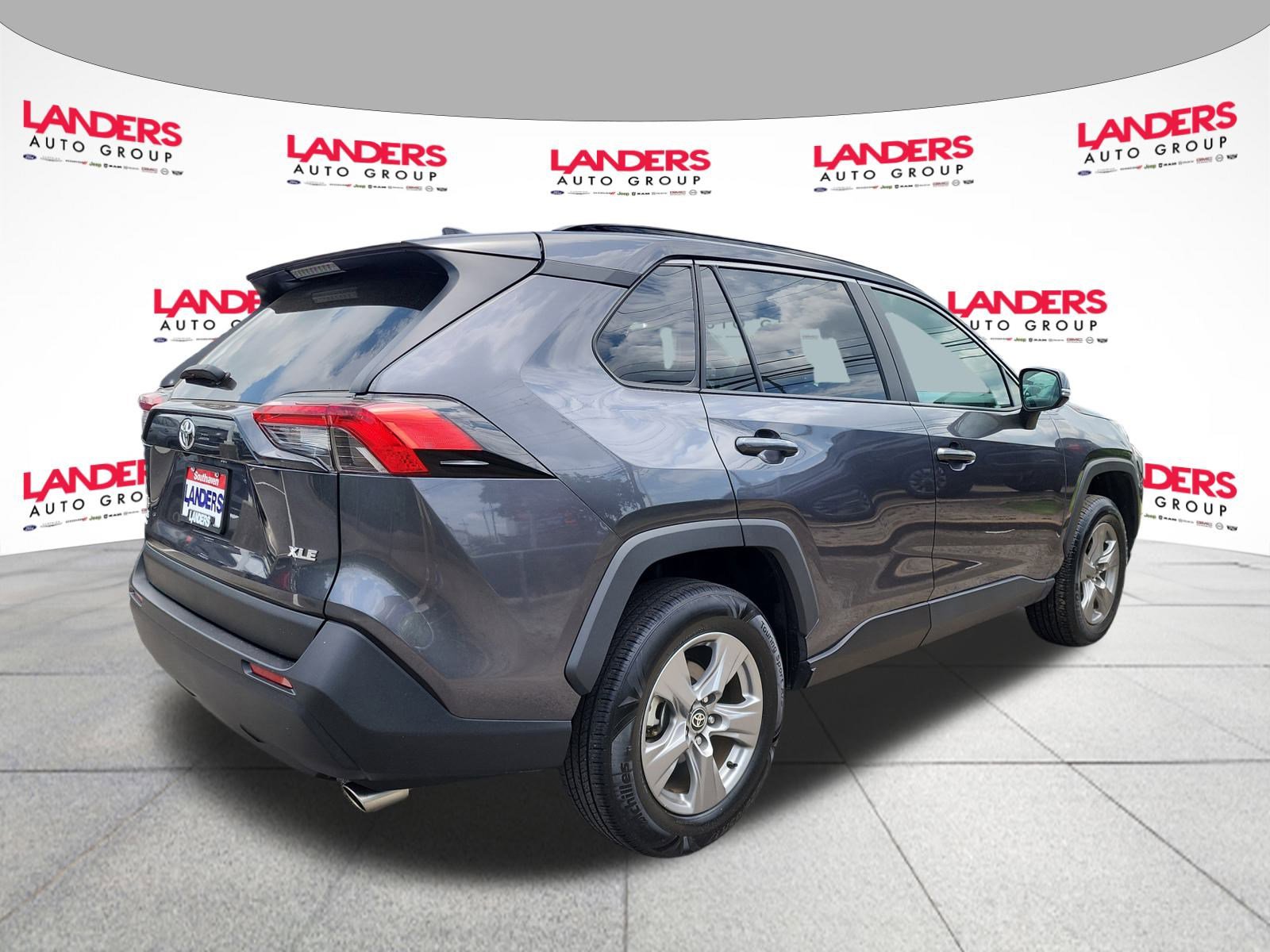 2024 Toyota RAV4 XLE photo 2