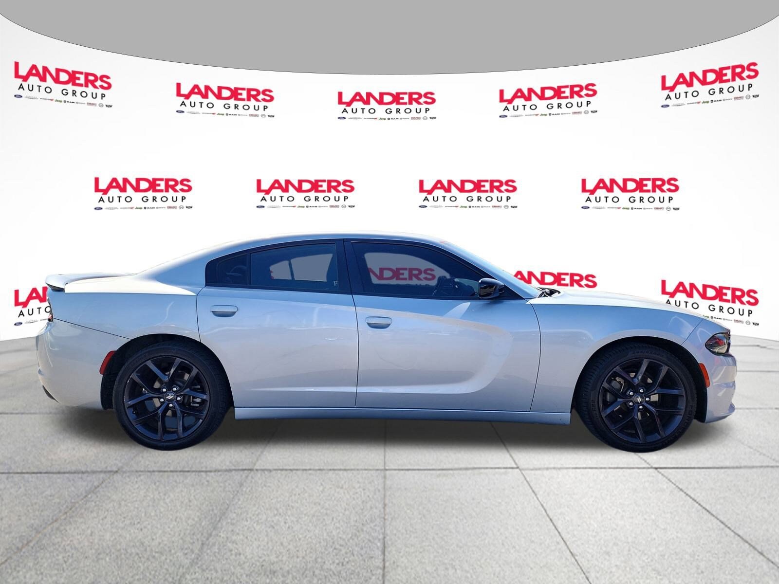 2021 Dodge Charger SXT photo 2
