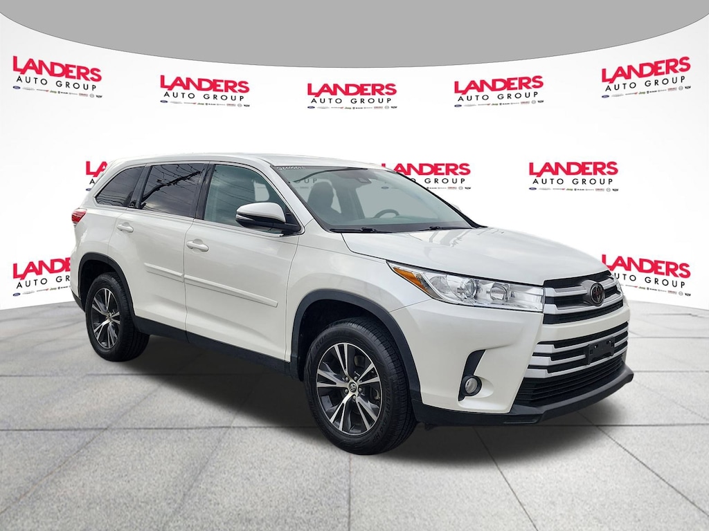 Used 2019 Toyota Highlander LE LE V6 FWD