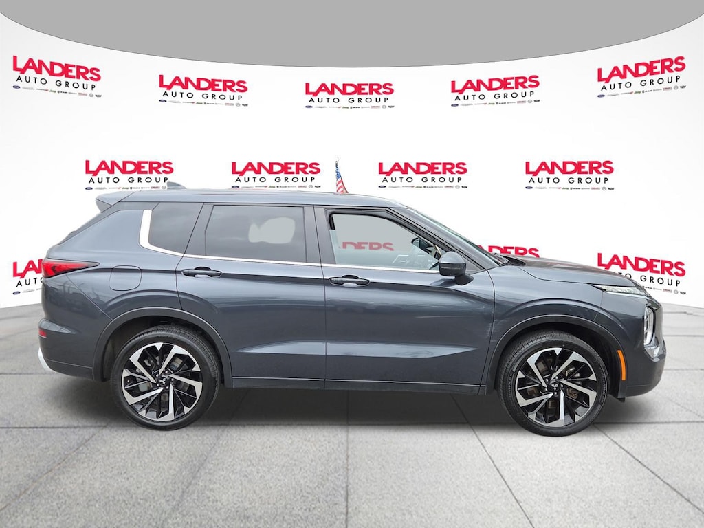 Used 2024 Mitsubishi Outlander SE SE FWD