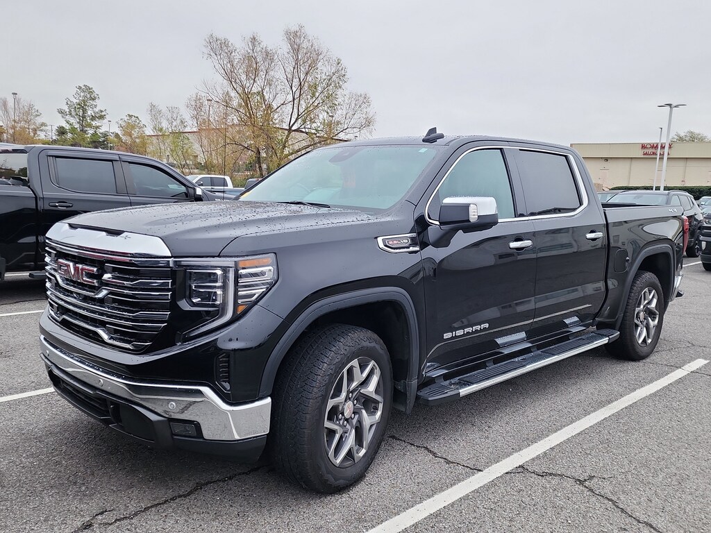 Used 2024 GMC Sierra 1500 SLT 4WD Crew Cab 147 SLT