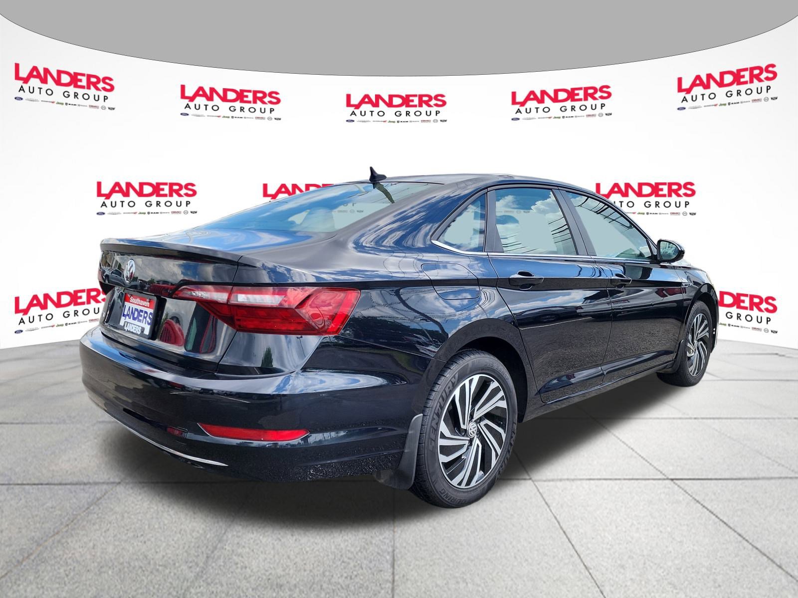 2021 Volkswagen Jetta SEL photo 3