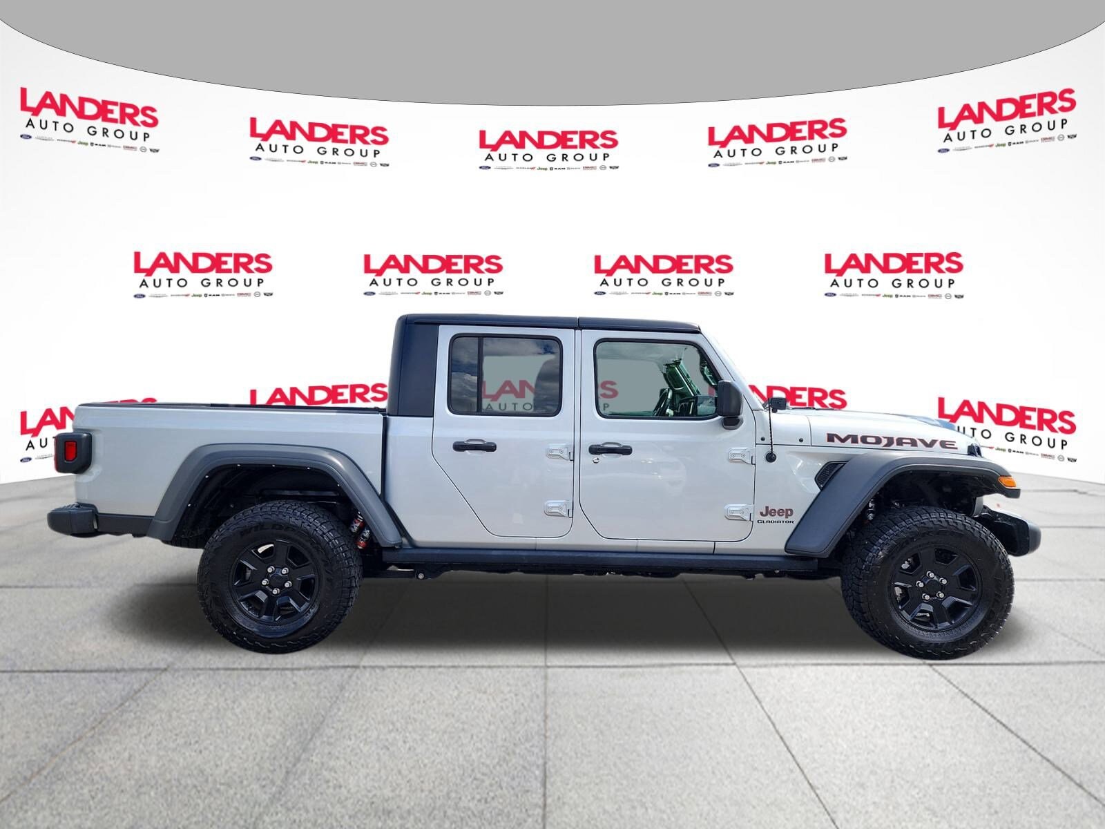 2022 Jeep Gladiator Mojave photo 2