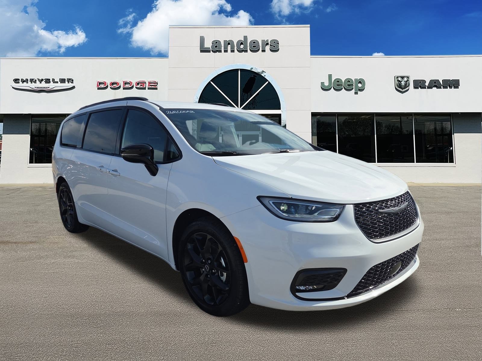 2026 Chrysler Pacifica Select's photo
