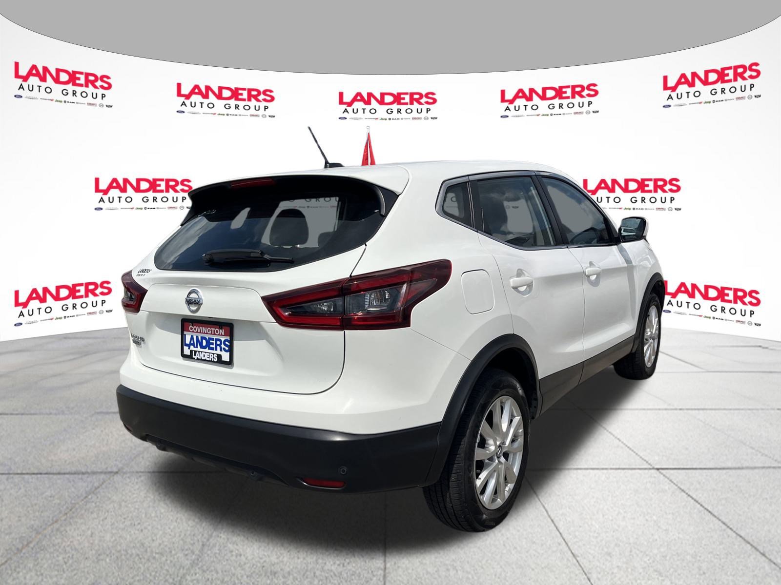 2022 Nissan Rogue Sport S photo 3