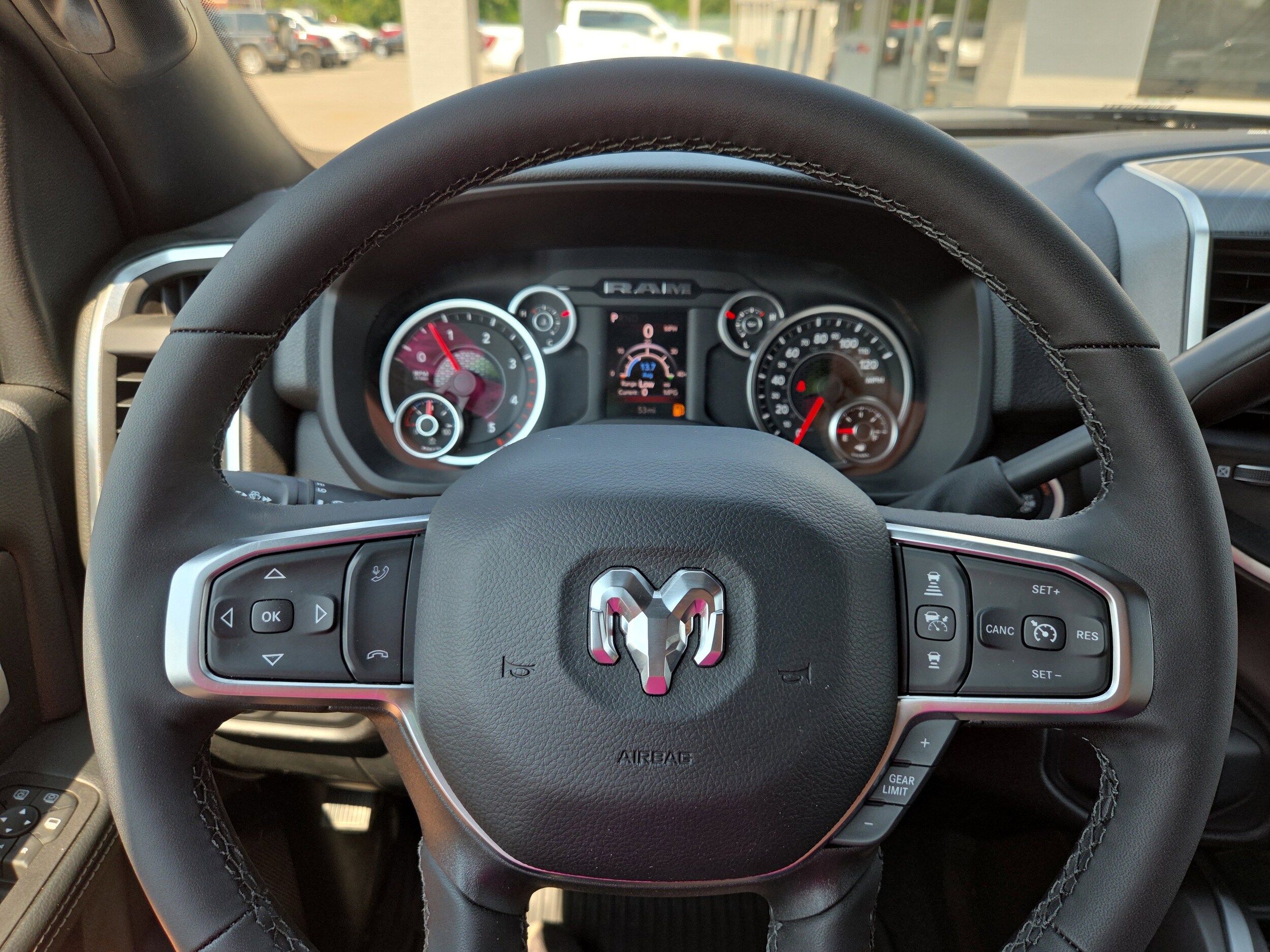 2025 RAM 3500 Big Horn - Photo 8