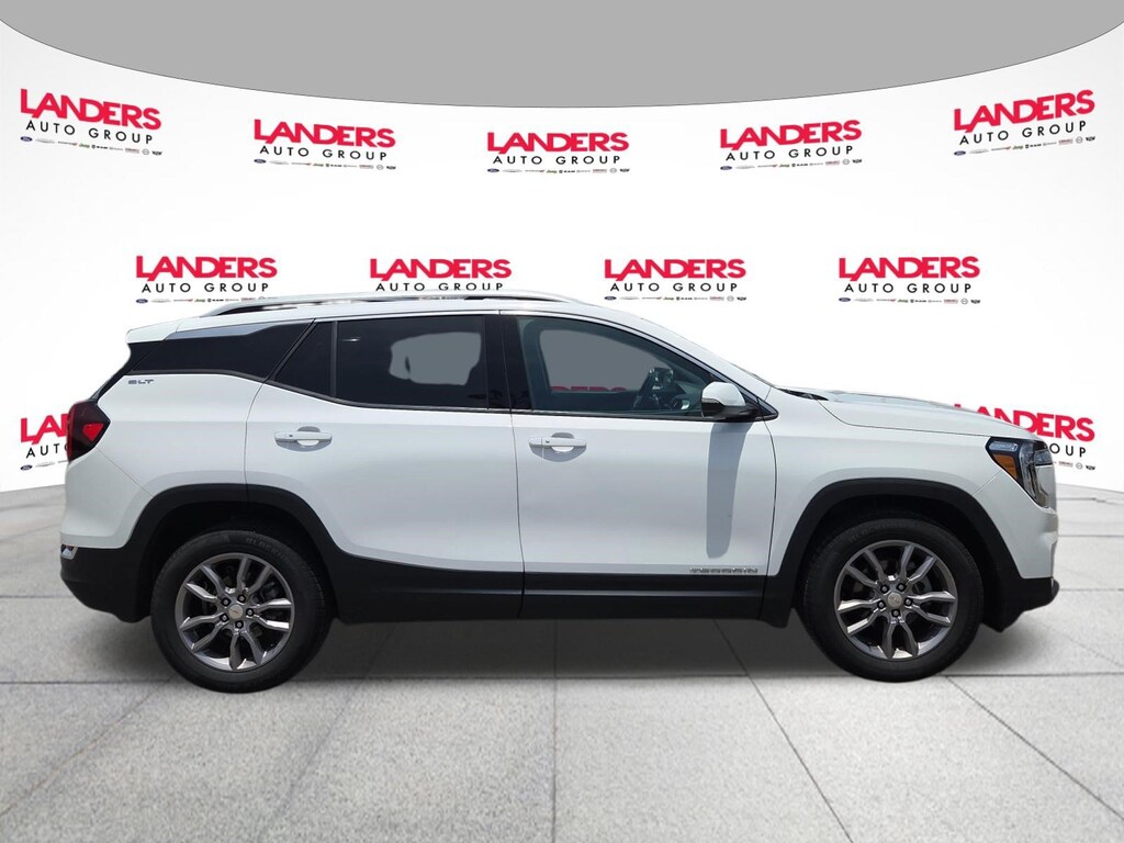 Used 2024 GMC Terrain SLT SUV