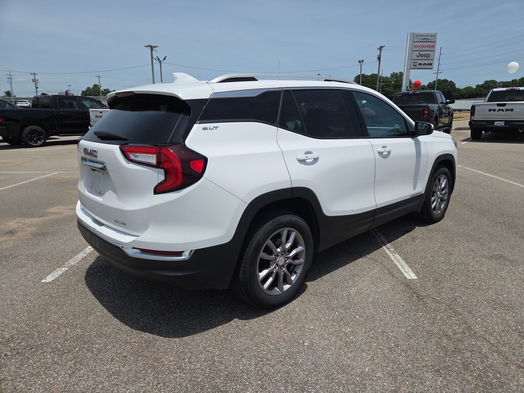 Used 2024 GMC Terrain SLT SUV