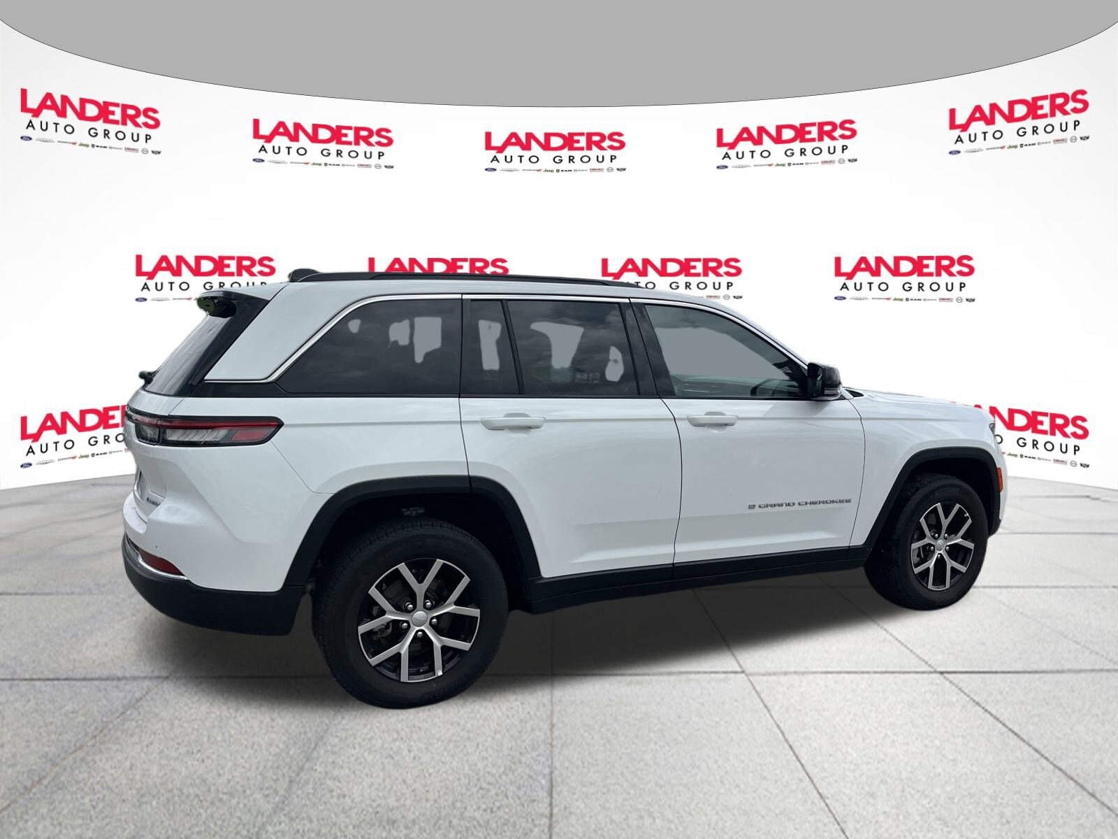 2024 Jeep Grand Cherokee Limited photo 3