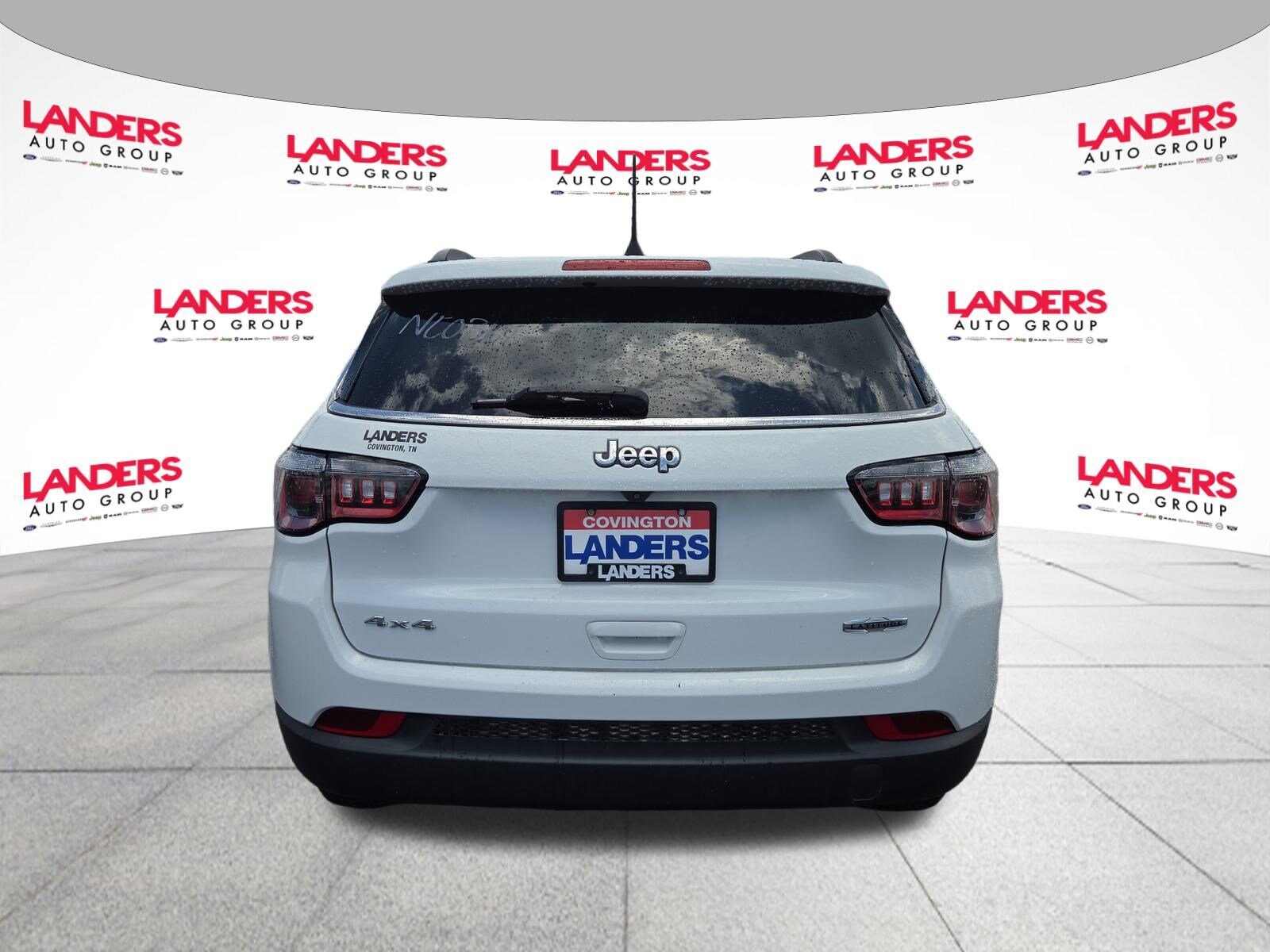 2022 Jeep Compass Latitude photo 3