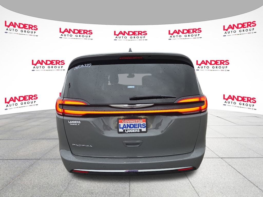 Used 2021 Chrysler Pacifica Touring L Van Passenger Van