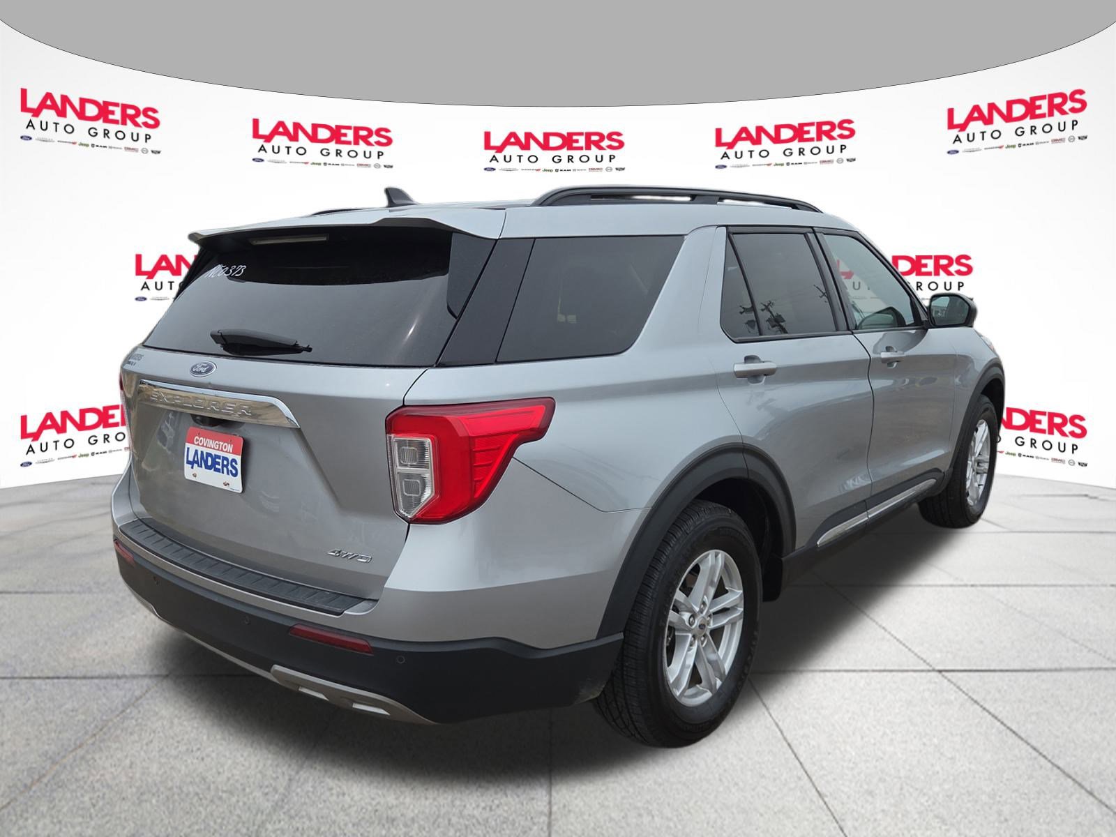 2023 Ford Explorer XLT photo 2