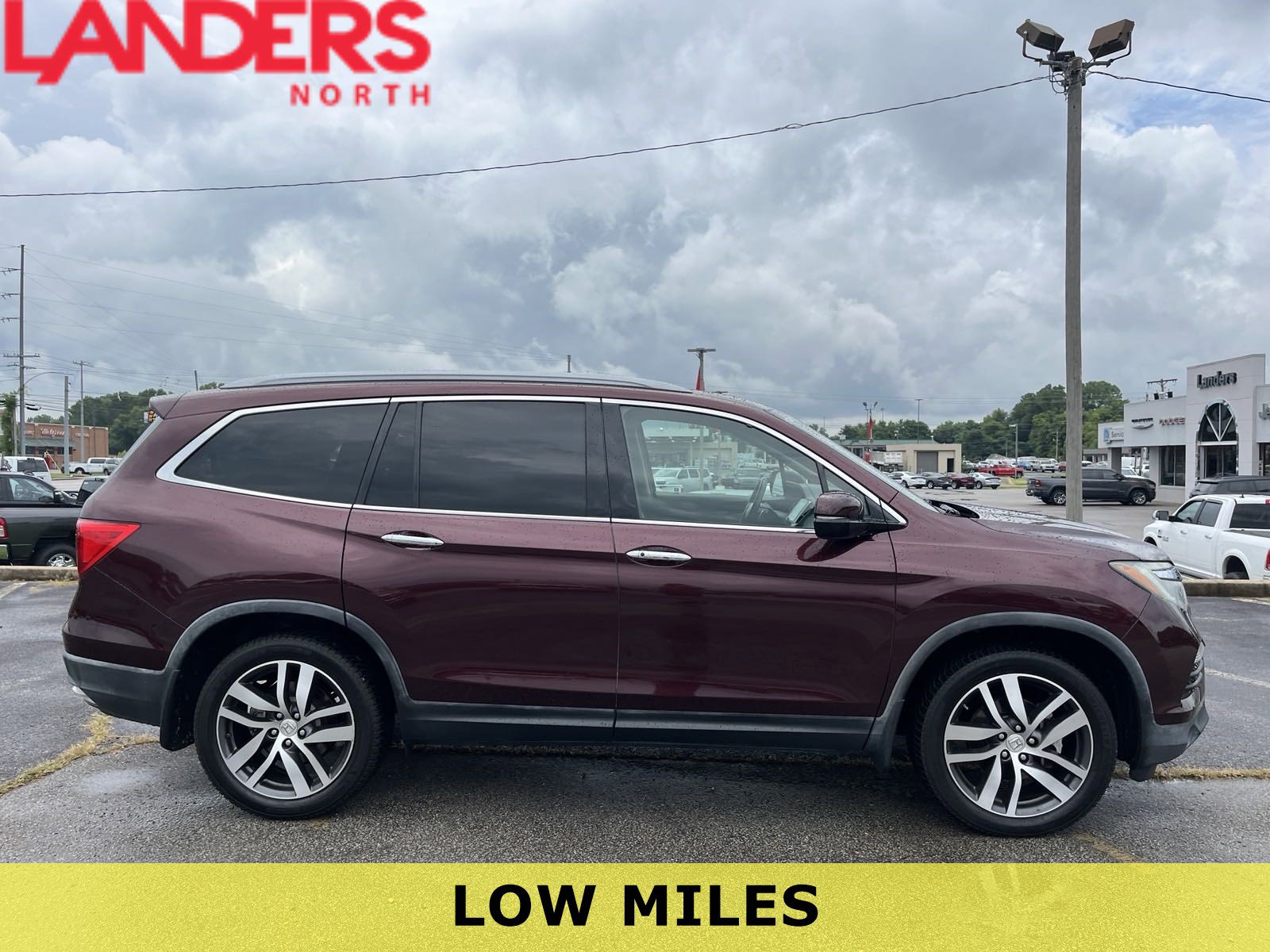 Used 2017 Honda Pilot Elite with VIN 5FNYF6H02HB057323 for sale in Covington, TN