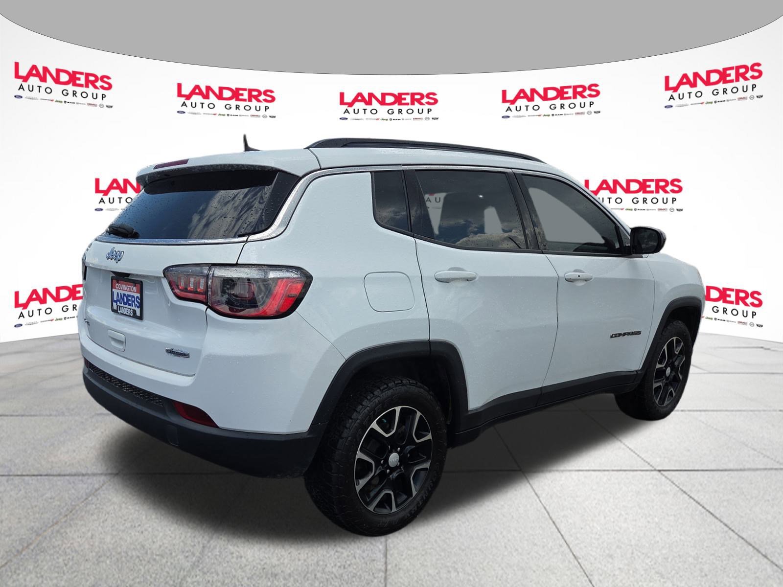 2022 Jeep Compass Latitude photo 2