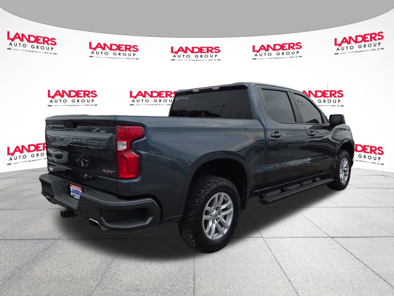 2020 Chevrolet Silverado 1500 RST photo 2