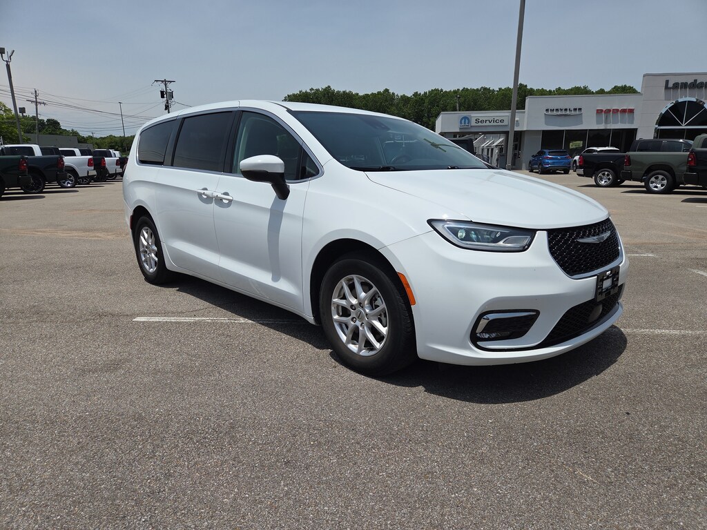 Used 2023 Chrysler Pacifica Touring L Van Passenger Van
