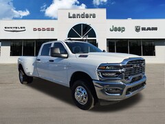 2026 Ram 3500 TRADESMAN CREW CAB 4X4 8' BOX Pickup