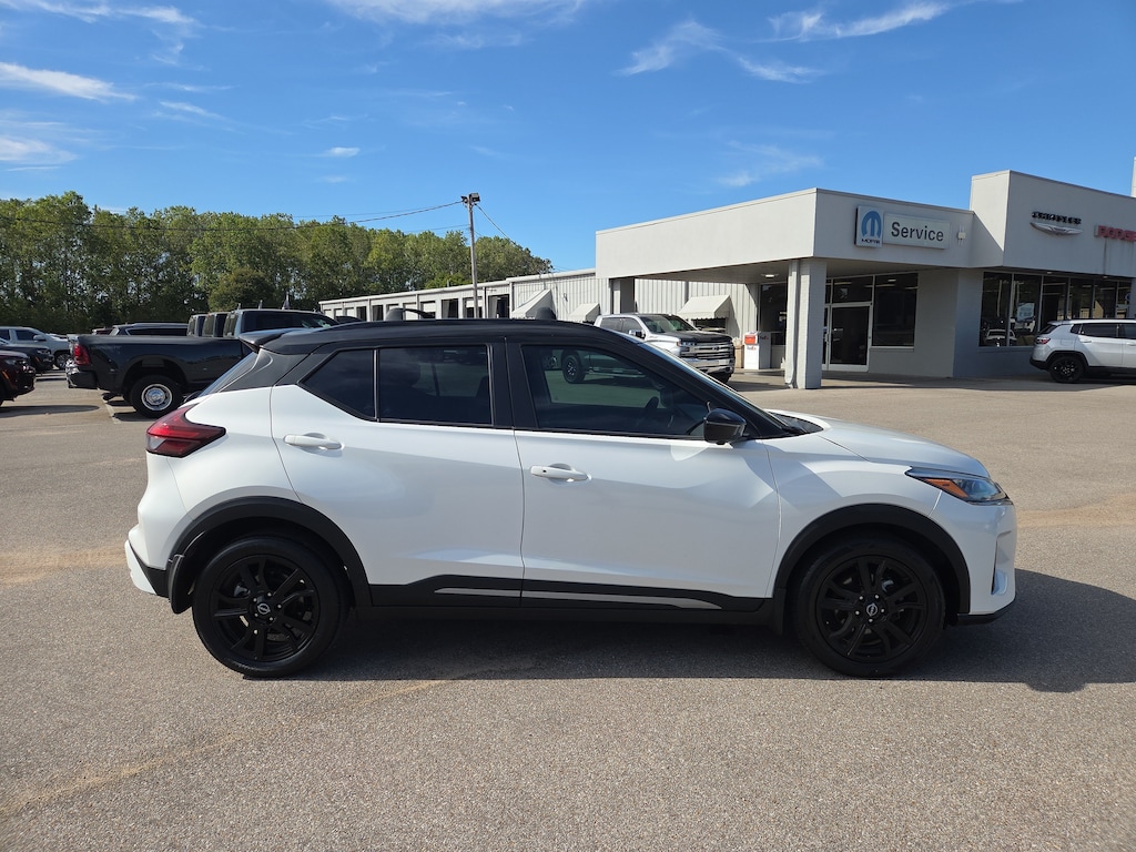 Used 2024 Nissan Kicks SR SUV