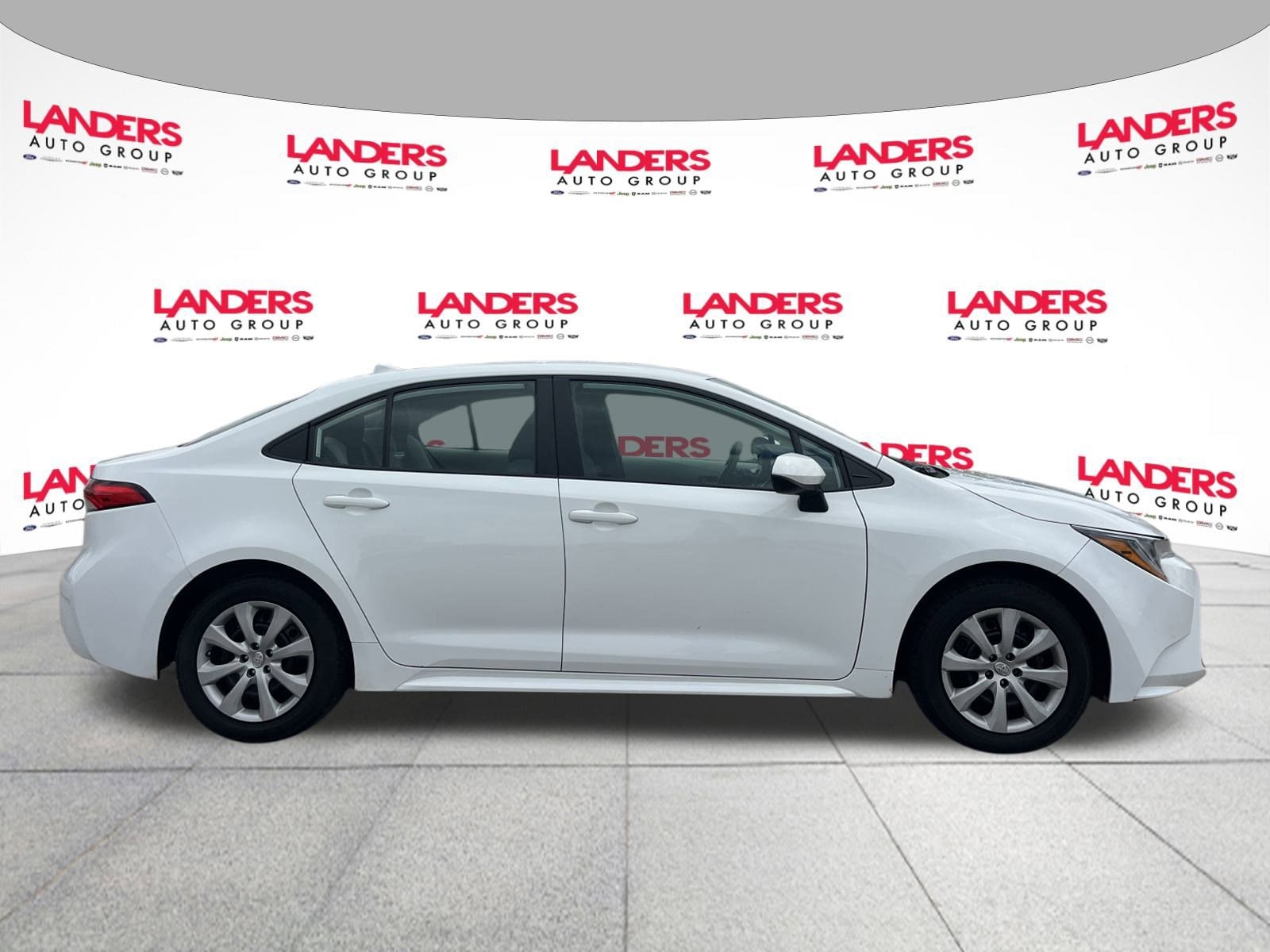 Used 2022 Toyota Corolla LE with VIN 5YFEPMAE1NP296291 for sale in Covington, TN