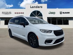 2025 Chrysler Pacifica SELECT Passenger Van