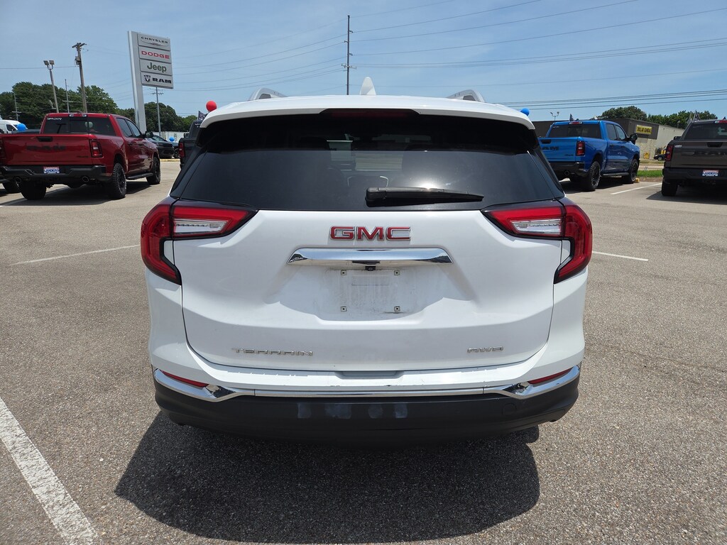 Used 2024 GMC Terrain SLT SUV
