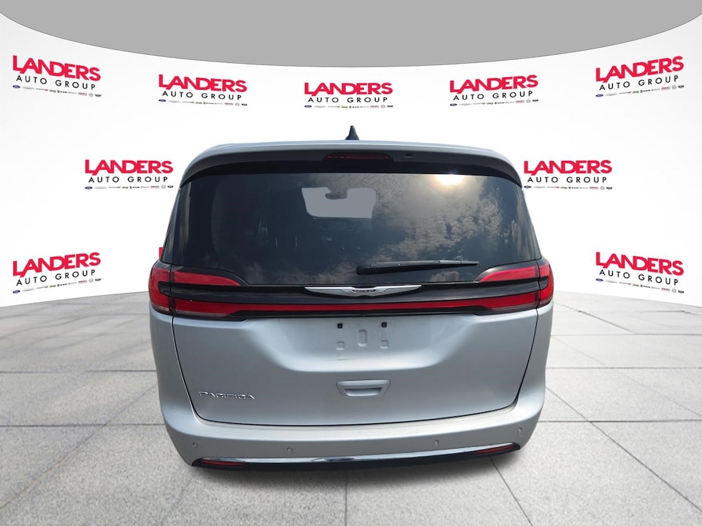 Used 2024 Chrysler Pacifica Touring L Van Passenger Van