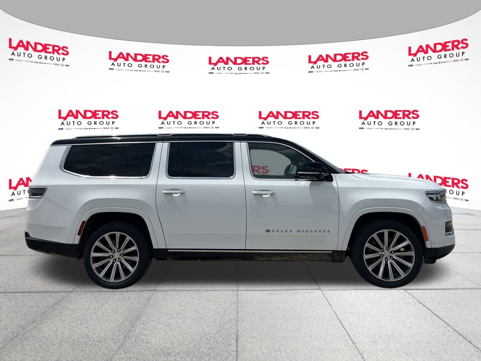 2023 Jeep Grand Wagoneer L II photo 2