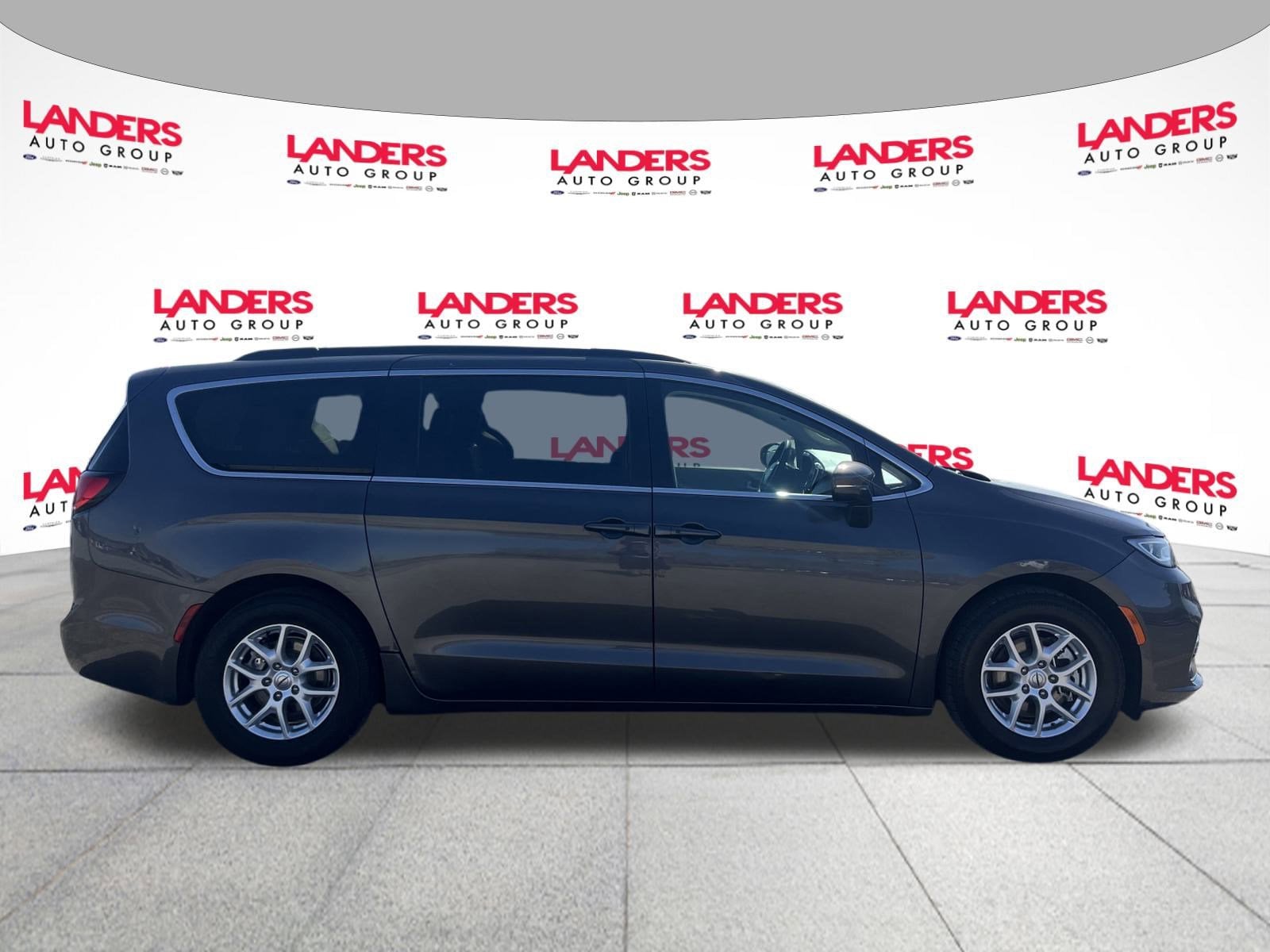 Used 2022 Chrysler Pacifica Touring L with VIN 2C4RC1BG7NR182100 for sale in Covington, TN