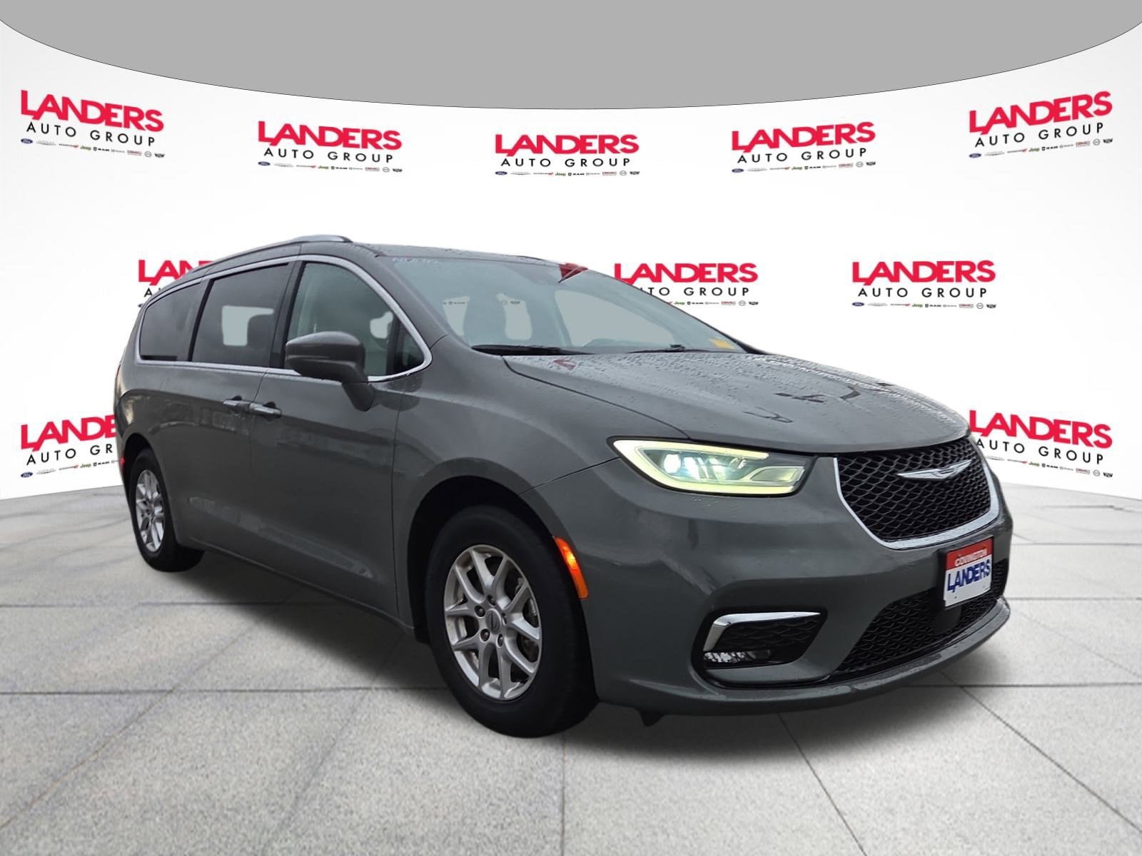 2021 Chrysler Pacifica Touring L's photo