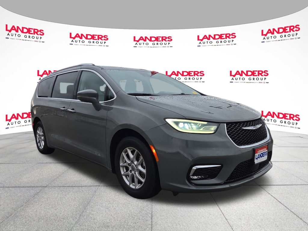 Used 2021 Chrysler Pacifica Touring L Van Passenger Van