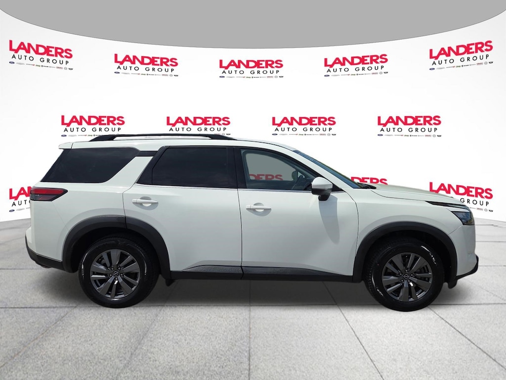 Used 2024 Nissan Pathfinder SV SUV