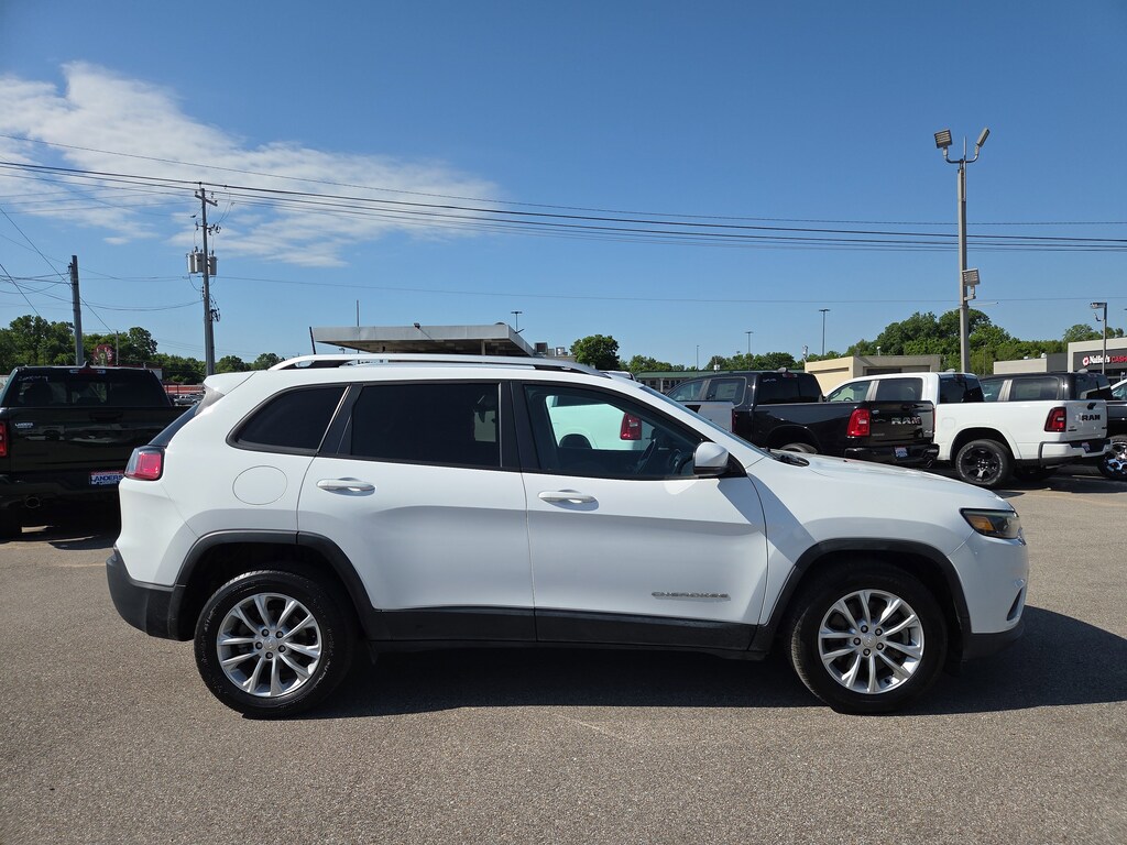 Used 2020 Jeep Cherokee Latitude SUV