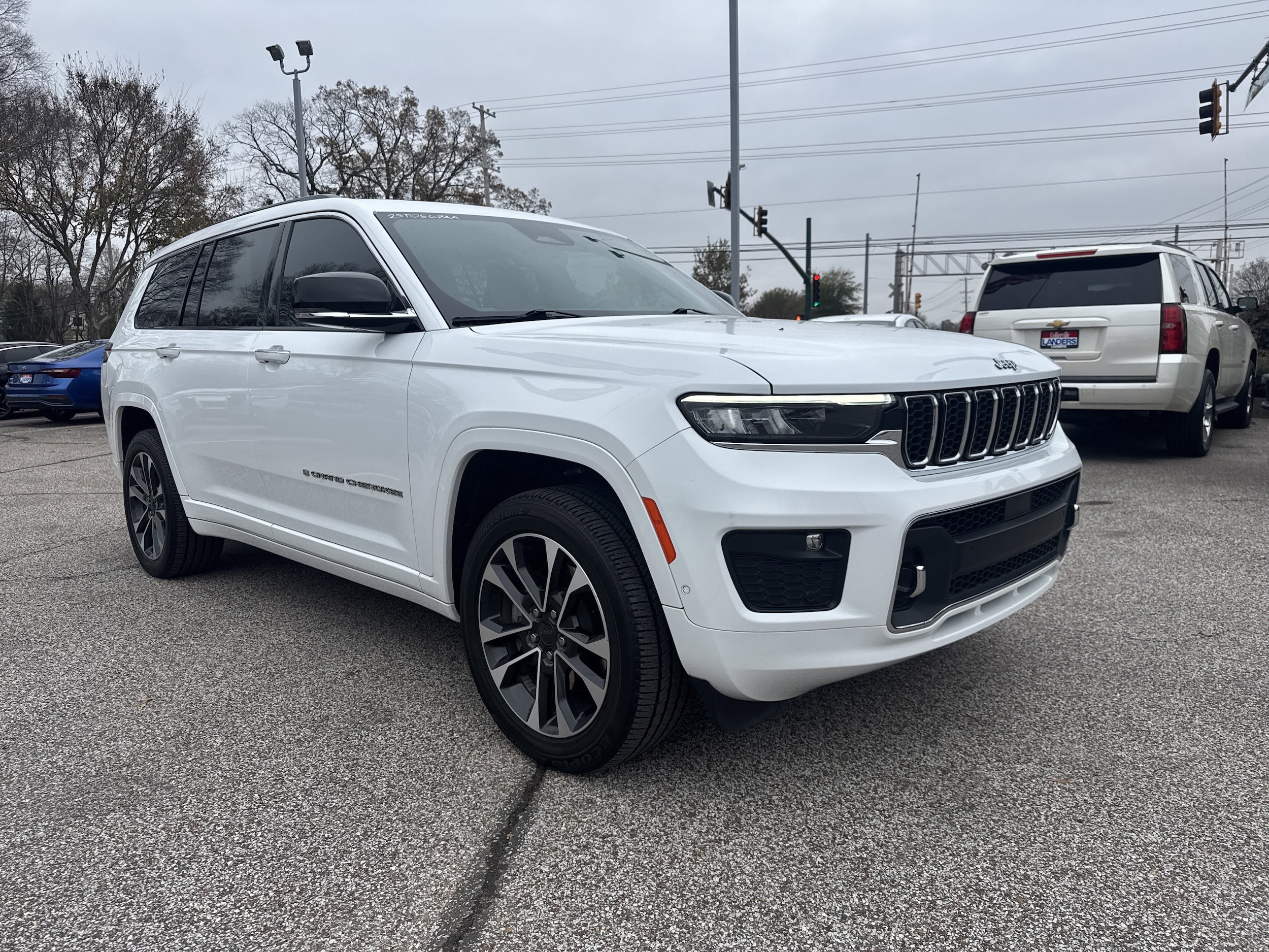 2021 Jeep Grand Cherokee L Overland's photo