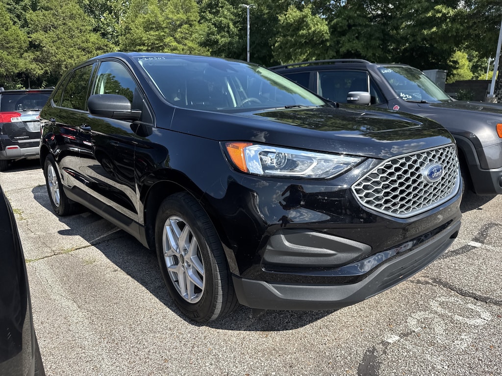 Used 2023 Ford Edge SE SUV