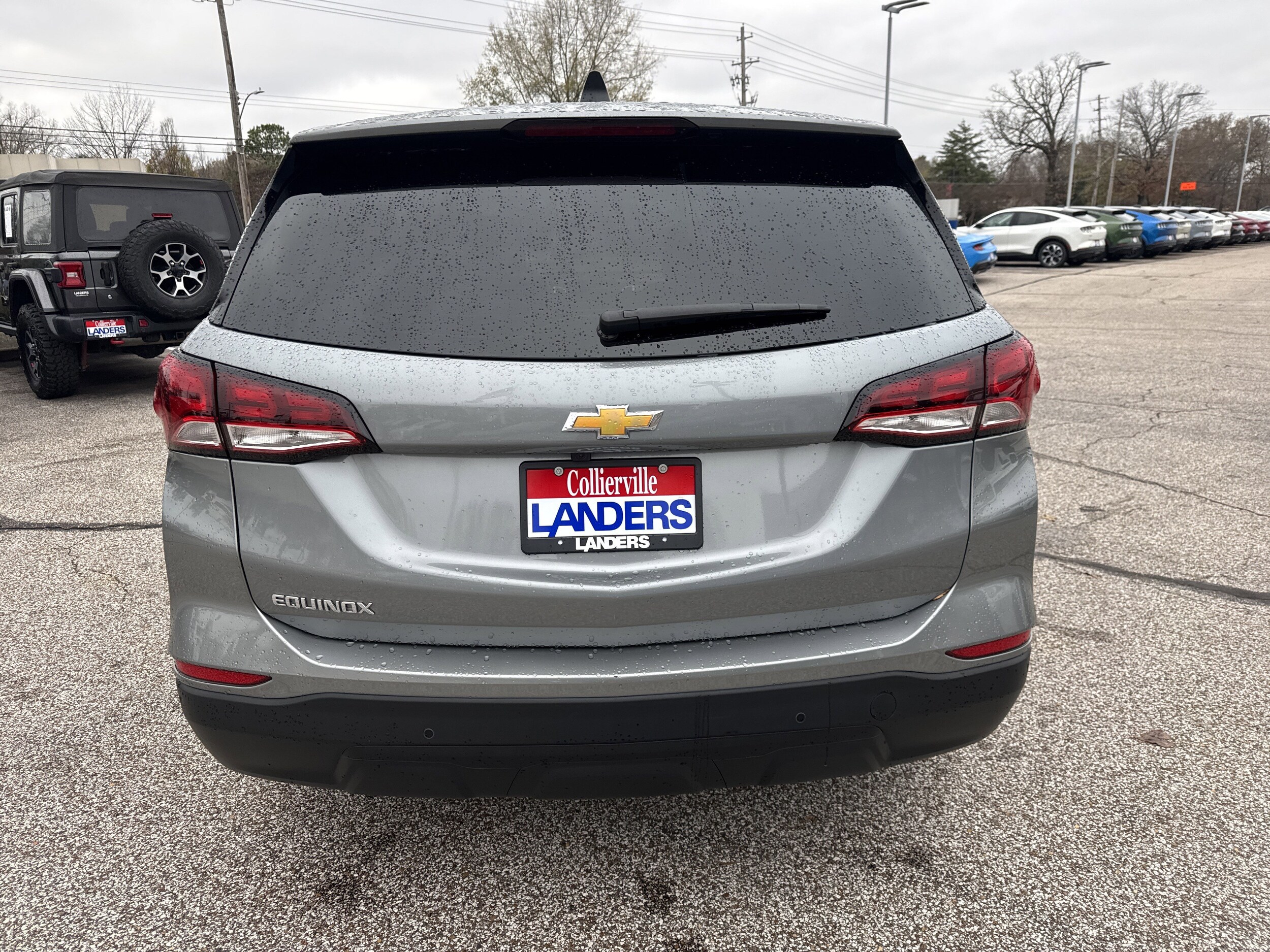 2023 Chevrolet Equinox LS photo 3