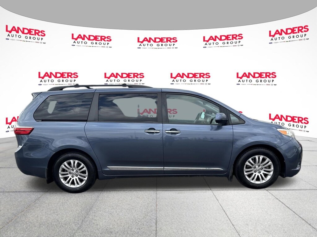 Used 2017 Toyota Sienna XLE Van Passenger Van