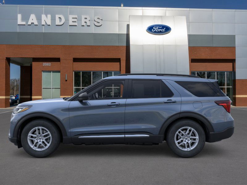2025 Ford Explorer photo 3