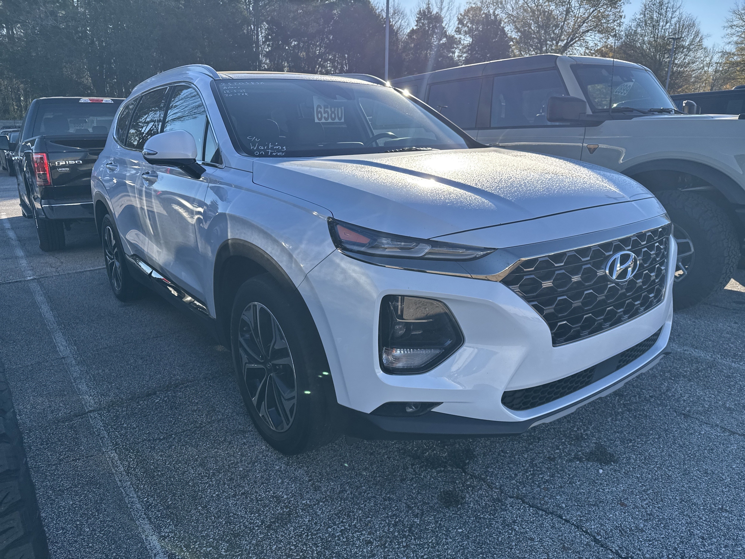 2019 Hyundai Santa Fe Limited's photo