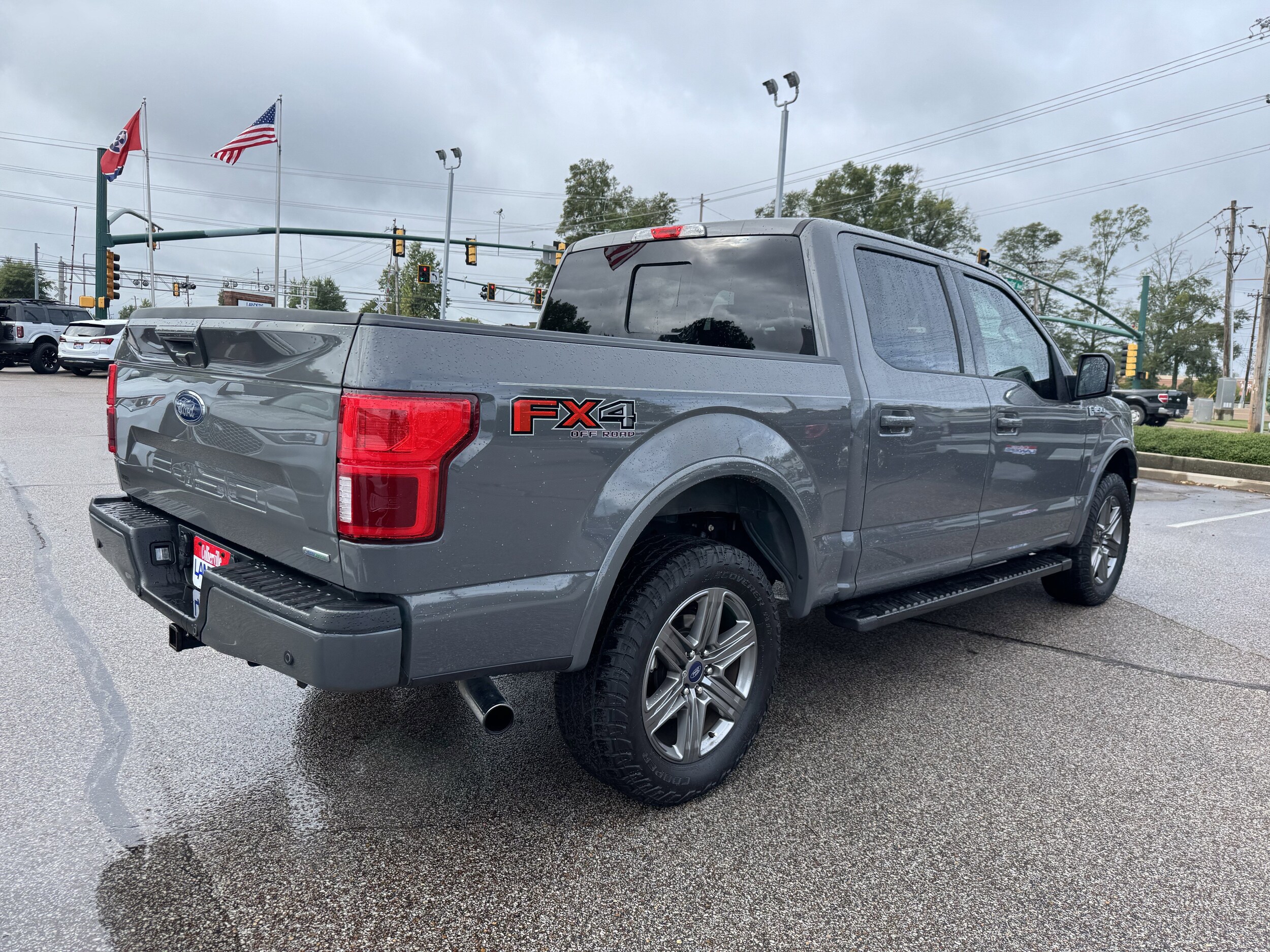 2020 Ford F-150 Lariat photo 2