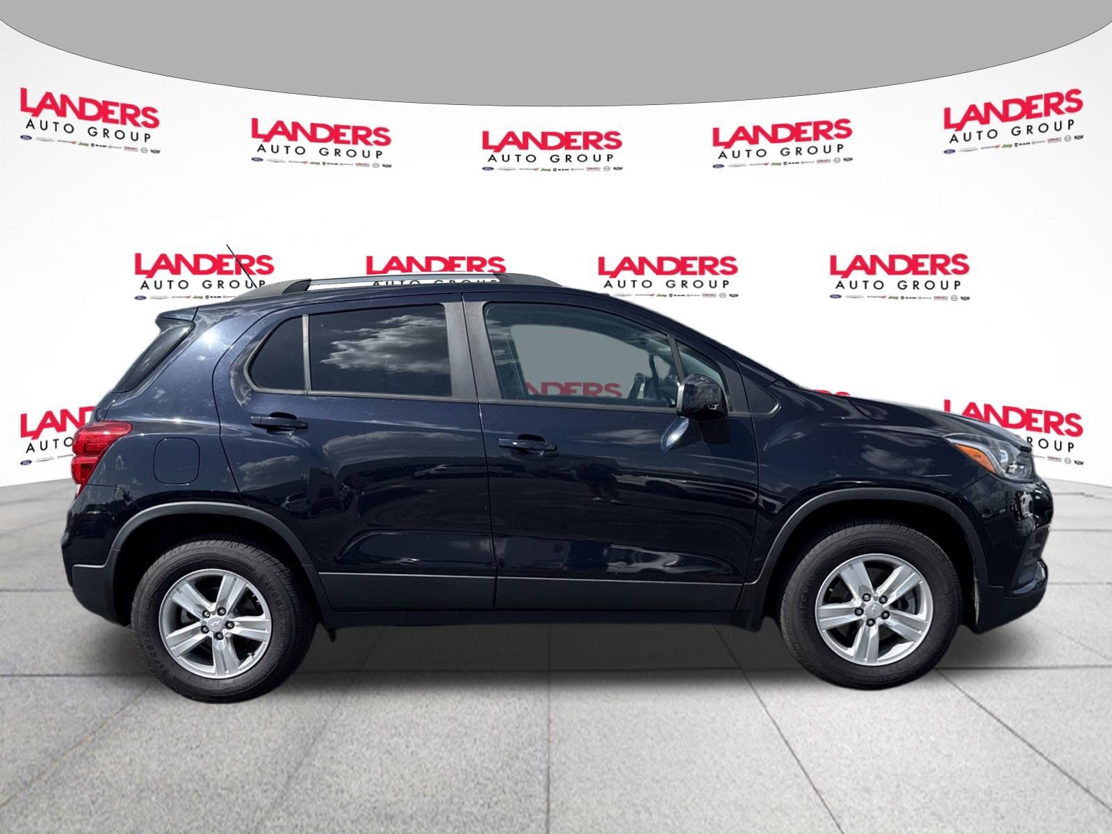 Used 2022 Chevrolet Trax LT with VIN KL7CJPSM5NB540035 for sale in Collierville, TN