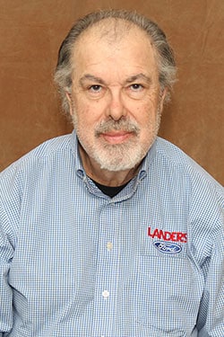 Staff member Mike Dragges from ID_a08941e28b2a