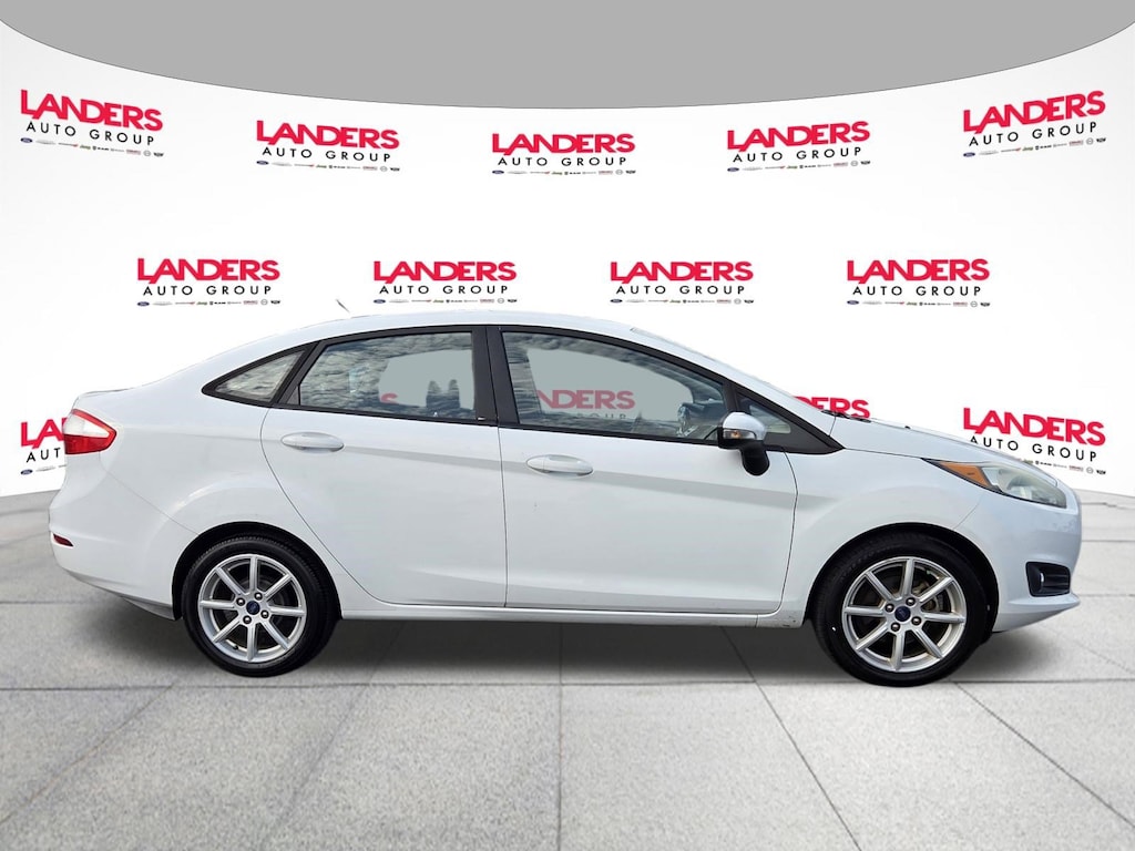 Used 2016 Ford Fiesta SE Sedan