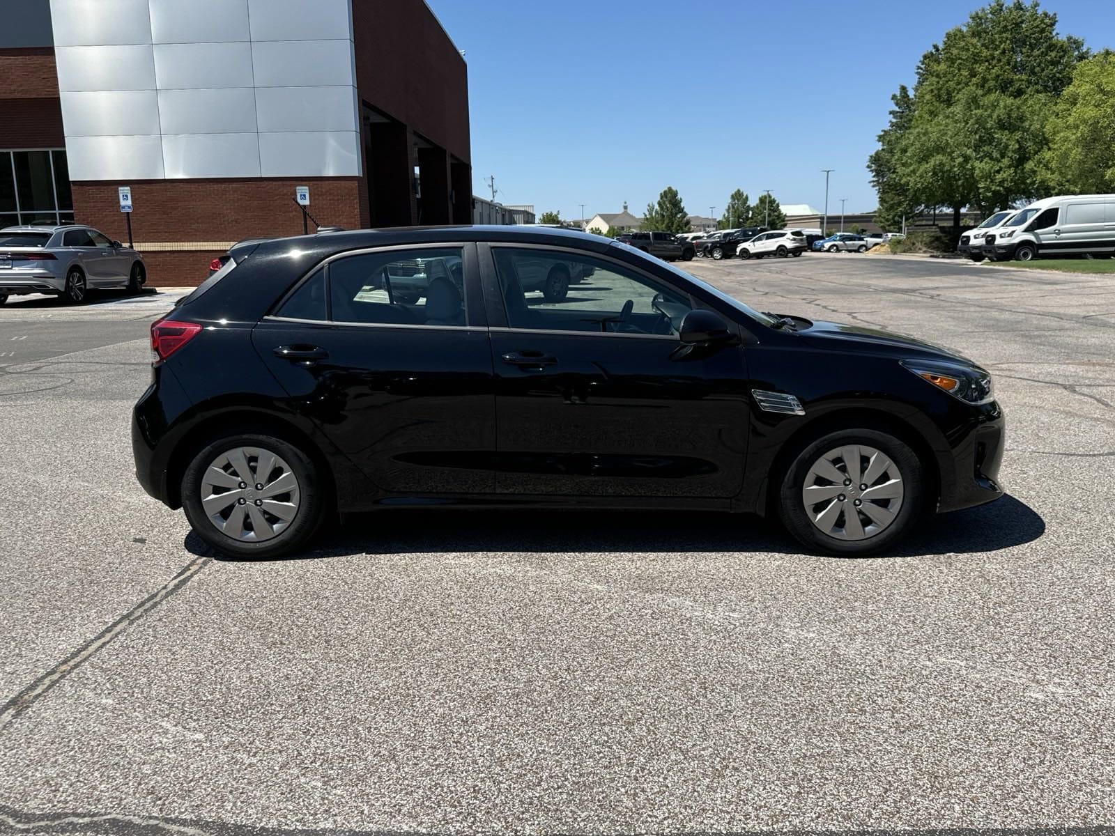 Used 2020 Kia Rio 5-Door S with VIN 3KPA25ADXLE270667 for sale in Collierville, TN